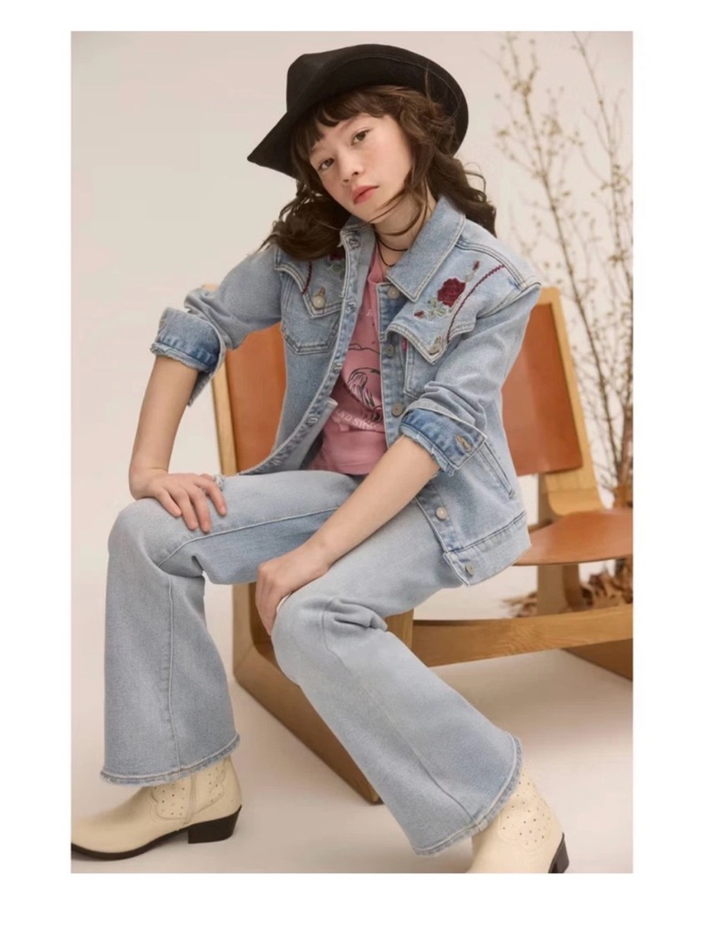 Levi's Girls Medium 10-11yo Western Trucker Embroidered Denim Jacket Light Wash